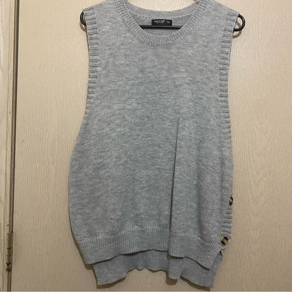 Sweater Vest with Side Buttons and Split Hem - SHEIN Size 2XL - Picture 2 of 7